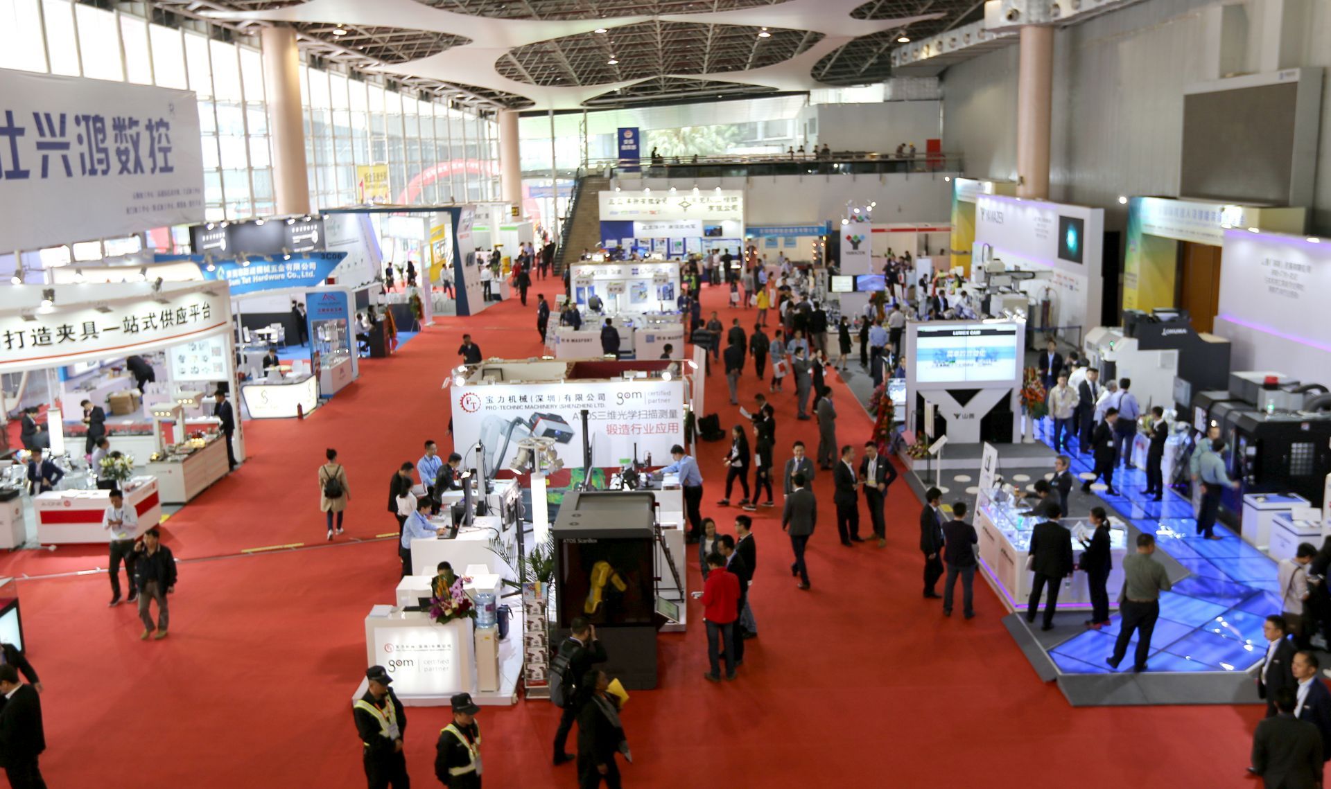 華科智創(chuàng) │ 組織參觀第六屆廣東國際機(jī)器人及智能裝備博覽會 華科智創(chuàng) │ 組織參觀第六屆廣東國際機(jī)器人及智能裝備博覽會